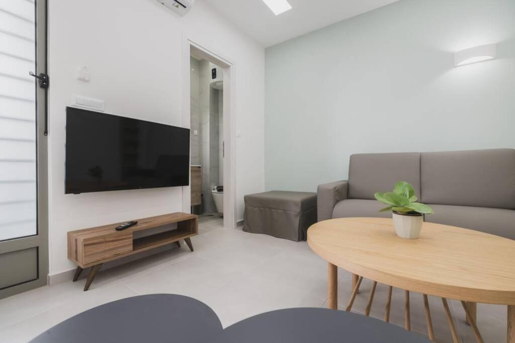Peris 3 - Central Apt Near Old Town - Ac, Wifi Chania  ภายนอก รูปภาพ